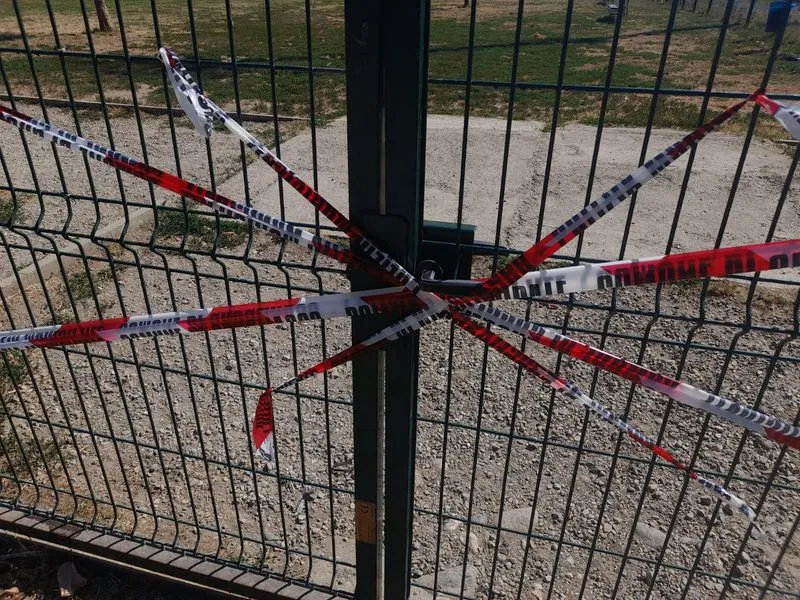 GRUGLIASCO - Bocconi con chiodi nell'area cani: la Polizia la chiude - FOTO