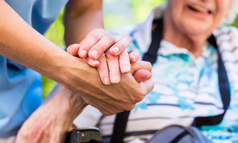 GRUGLIASCO - A 82 anni vaga per la Città sotto il sole: salvata dall'assessore Bianco e da un Carabiniere