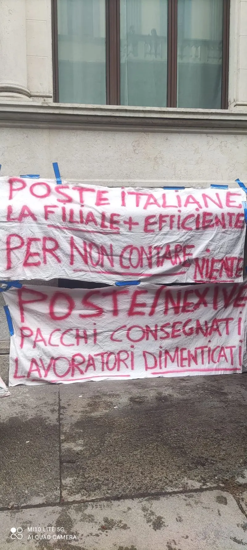 GRUGLIASCO-TORINO - I lavoratori Postalcoop in sciopero davanti alla sede generale di Poste - FOTO