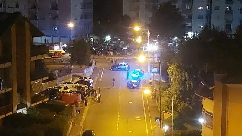 PAURA A GRUGLIASCO - Uomo armato si barrica in casa in via Olevano: sparati alcuni colpi
