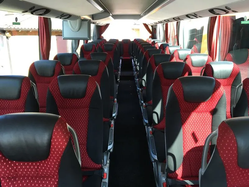 IVREA - Appello in Regione: «Non cancellate il bus diretto per Milano»