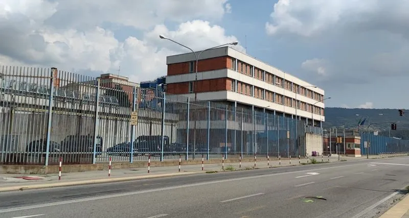 IVREA - Nella cella del carcere con droga e telefono cellulare: detenuto italiano scoperto dalla polizia penitenziaria