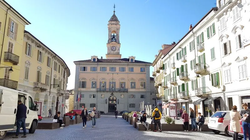 IVREA - I dipendenti devono smaltire le ferie arretrate, gli uffici del Comune chiudono al pubblico il venerdì