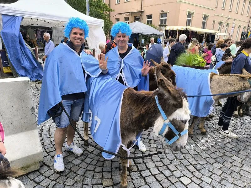 IVREA - La grande zuppa di pesce, la passione per il Napoli, la sfilata degli asinelli e l'omaggio a Carmine Donnarumma - FOTO