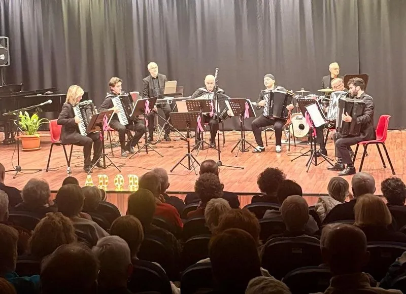 IVREA - Musica e solidarietà hanno aperto l'Ottobre Rosa 2025 - FOTO