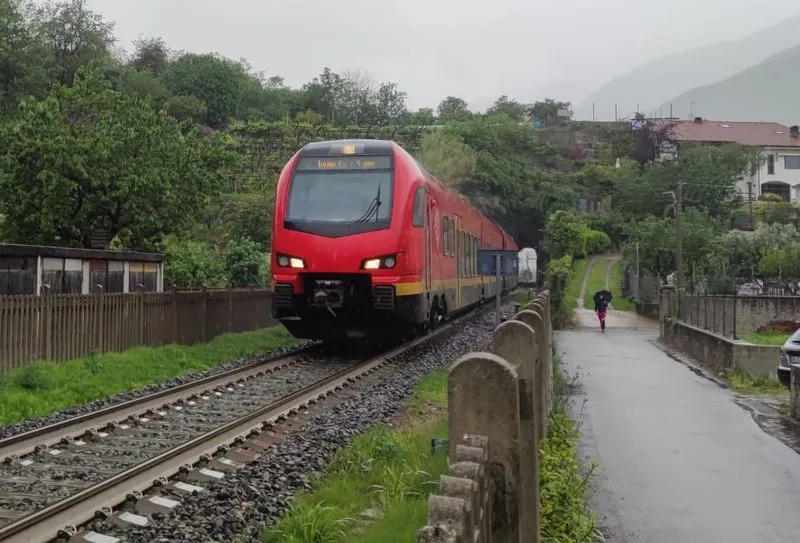 IVREA - Sulla linea ferroviaria per Torino i disservizi non finiscono mai e sono un danno per tutto il Canavese