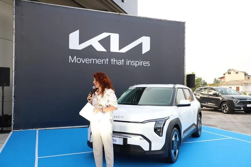 Kia Vento festeggia la nuova apertura di Pinerolo con una grande festa: tennis, musica, aperitivo e premi - FOTO