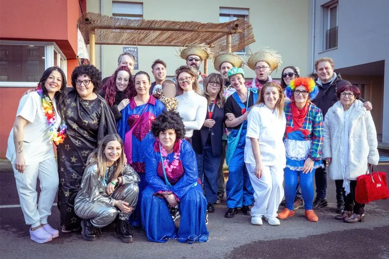 LA LOGGIA - Carnevale con il sindaco alla residenza per gli anziani