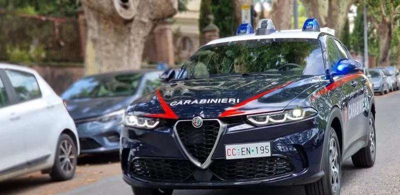 LA LOGGIA - Rapina la storica farmacia del paese in pieno giorno: fermato dai passanti e arrestato