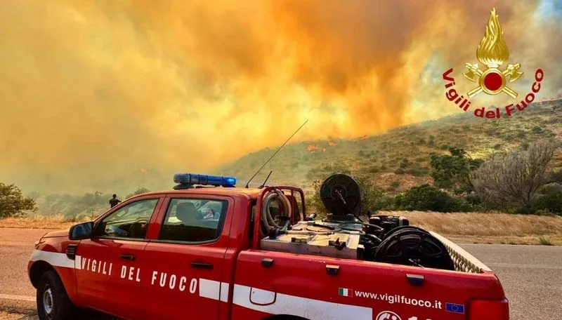 INCENDIO A VILLASIMIUS - Scampati al rogo quattro ragazzi di Moncalieri, Vinovo e La Loggia - FOTO