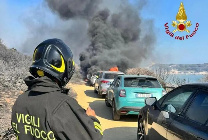 INCENDIO A VILLASIMIUS - Scampati al rogo quattro ragazzi di Moncalieri, Vinovo e La Loggia - FOTO