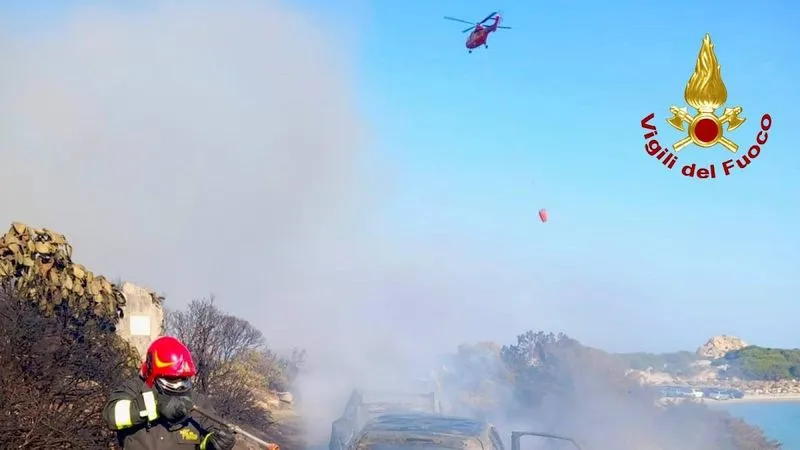 INCENDIO A VILLASIMIUS - Scampati al rogo quattro ragazzi di Moncalieri, Vinovo e La Loggia - FOTO