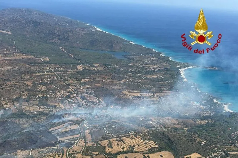 INCENDIO A VILLASIMIUS - Scampati al rogo quattro ragazzi di Moncalieri, Vinovo e La Loggia - FOTO