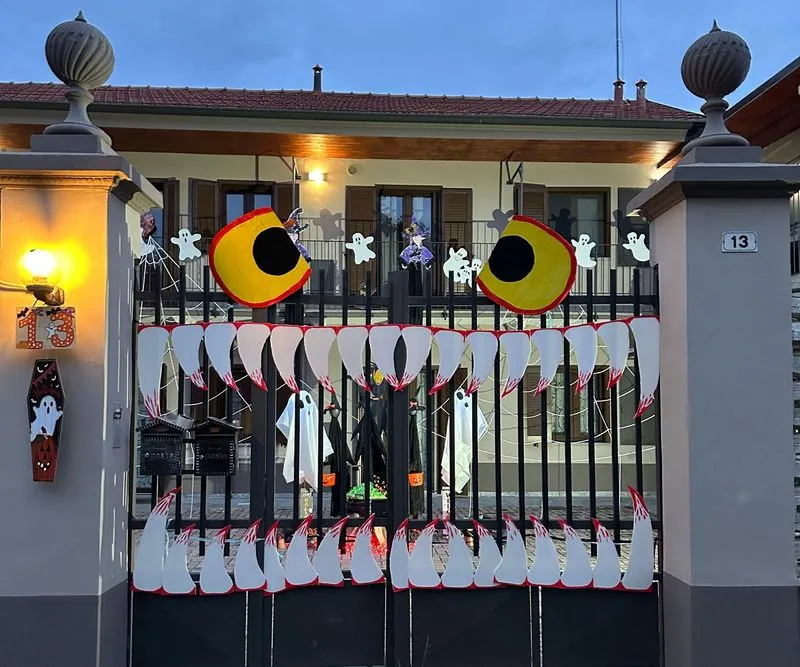 LEINI' - Una casa spaventosamente bella per Halloween - FOTO