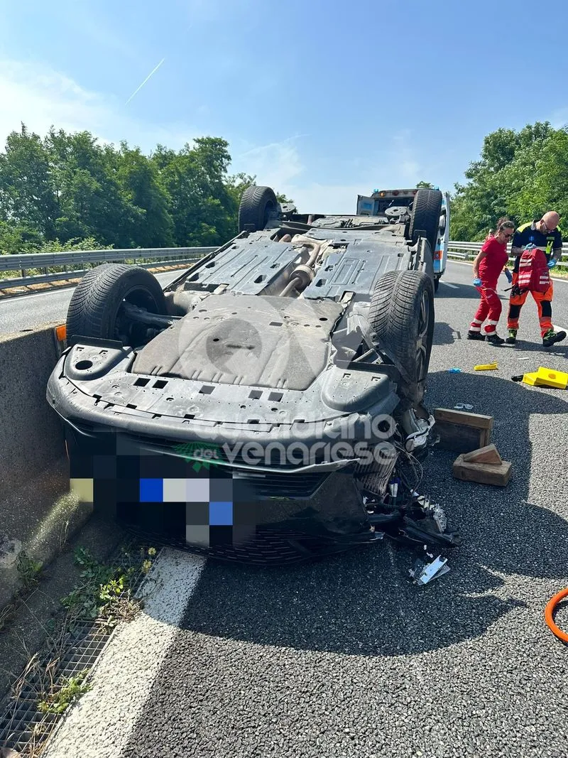 MAPPANO - INCIDENTE SULLA TORINO-CASELLE: Scontro fra più auto, due si ribaltano: quattro feriti - FOTO