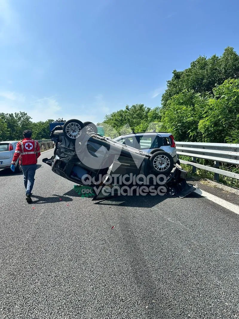 MAPPANO - INCIDENTE SULLA TORINO-CASELLE: Scontro fra più auto, due si ribaltano: quattro feriti - FOTO