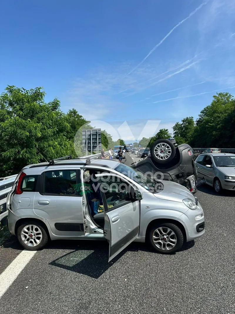 MAPPANO - INCIDENTE SULLA TORINO-CASELLE: Scontro fra più auto, due si ribaltano: quattro feriti - FOTO