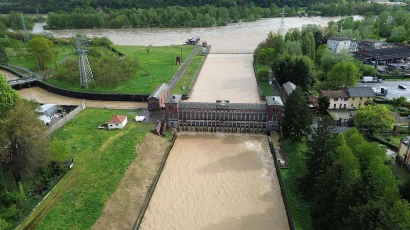 CANAVESE - Danni maltempo, fiumi sotto controllo ma ancora diverse strade chiuse: attenzione alle buche nell'asfalto - FOTO