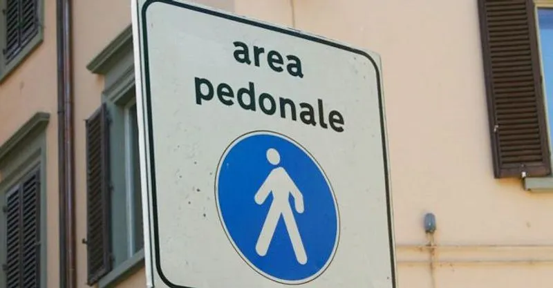 MIRAFIORI - L'area pedonale davanti alla scuola dell'infanzia diventa definitiva