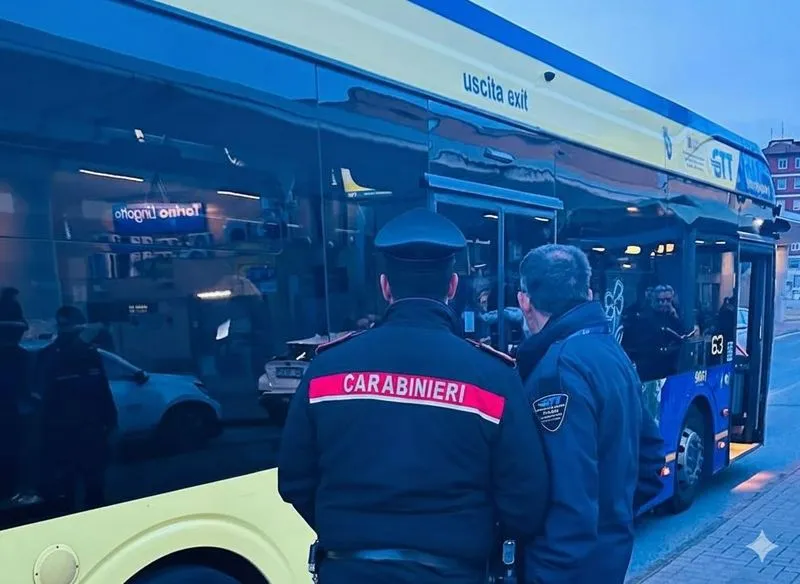 MIRAFIORI - Raffica di controlli dei carabinieri sui bus: multati 58 passeggeri senza biglietto