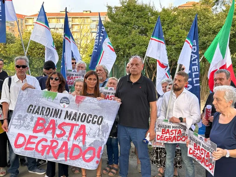 MIRAFIORI - Un flash mob contro spaccio e degrado ai giardini Maiocco - FOTO