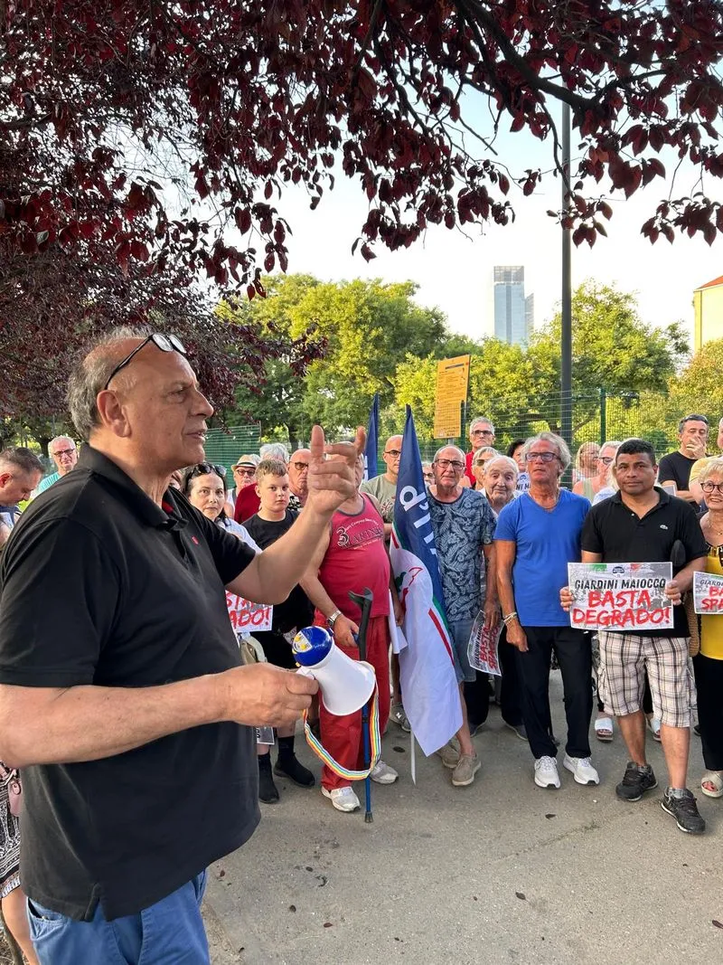 MIRAFIORI - Un flash mob contro spaccio e degrado ai giardini Maiocco - FOTO