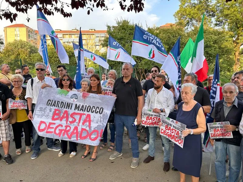 MIRAFIORI - Un flash mob contro spaccio e degrado ai giardini Maiocco - FOTO