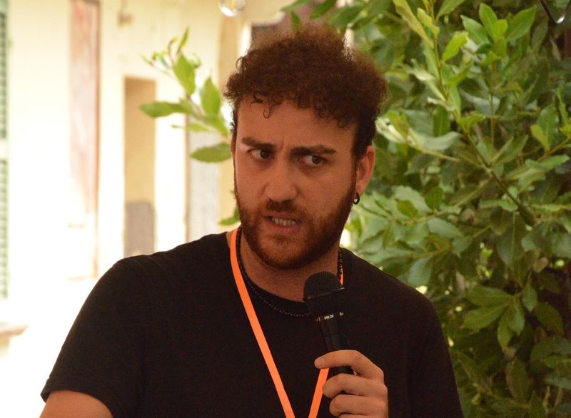 MIRAFIORI - Insulti omofobi e commenti offensivi contro il consigliere di circoscrizione dopo il post sul 25 aprile