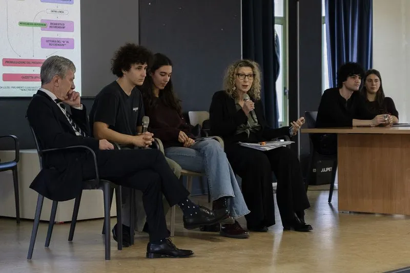 MIRAFIORI - Referendum giustizia, al liceo Majorana primo incontro