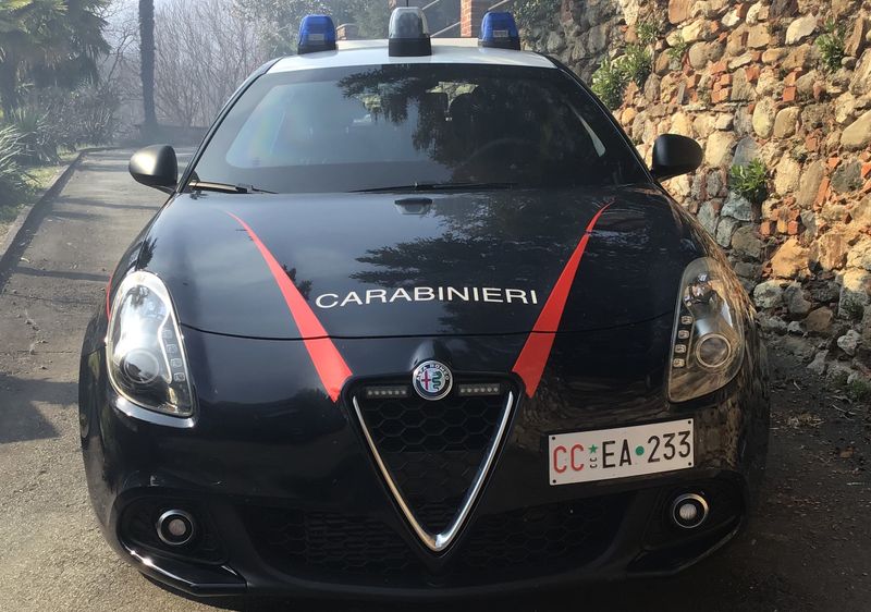 MIRAFIORI - 15enne chiama il 112 e fa arrestare la madre violenta