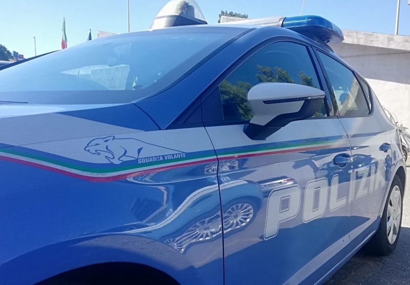 MIRAFIORI - Arrestato un cittadino moldavo trovato in possesso di un falso passaporto della Romania