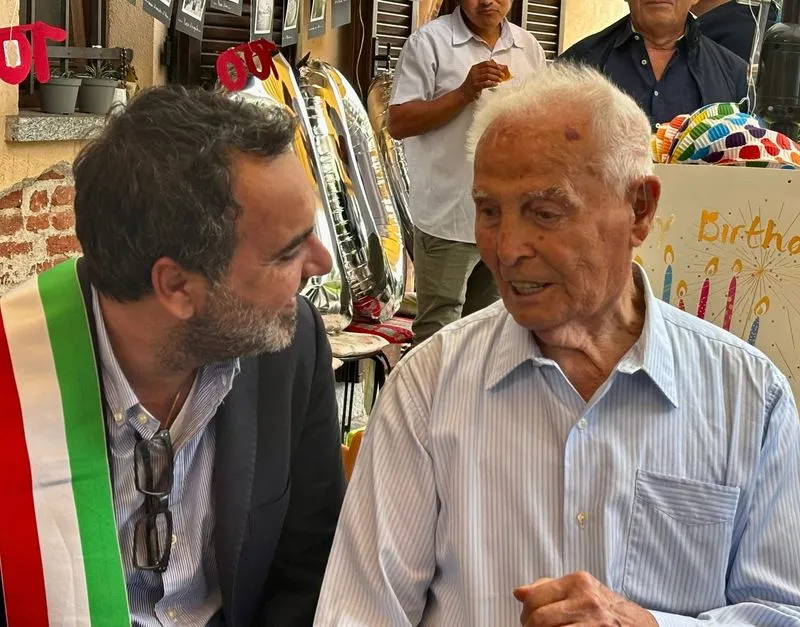 MONCALIERI - Un'intera comunità in festa per i 100 anni di nonno Giacomo - FOTO
