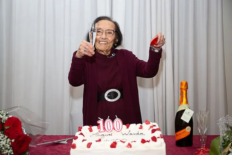 MONCALIERI - Una mostra e una grande festa per i 100 anni della pittrice Wanda Chiappero - FOTO