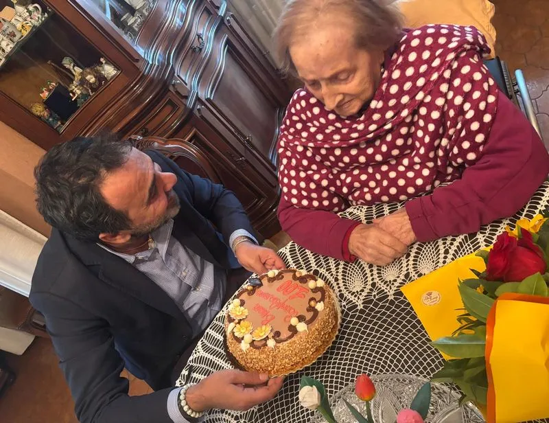 MONCALIERI - Una festa speciale per i 100 anni della dolce nonna Paolina - FOTO