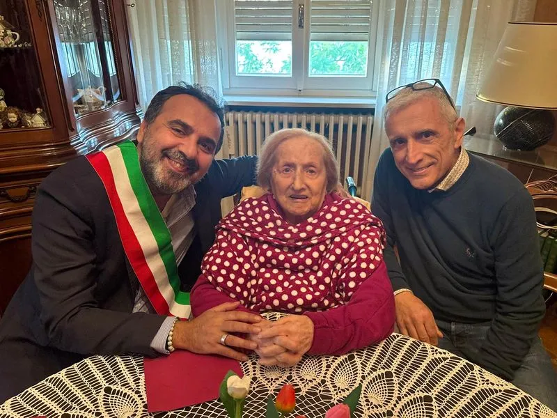 MONCALIERI - Una festa speciale per i 100 anni della dolce nonna Paolina - FOTO