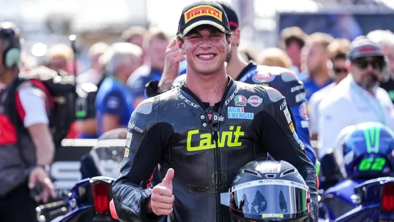 MONCALIERI - Moto, il giovane Alberto Surra al via del mondiale della Superbike