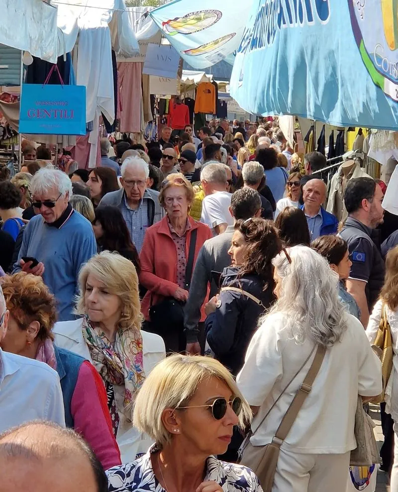 Gli Ambulanti di Forte dei Marmi® a MONCALIERI domenica 8 giugno