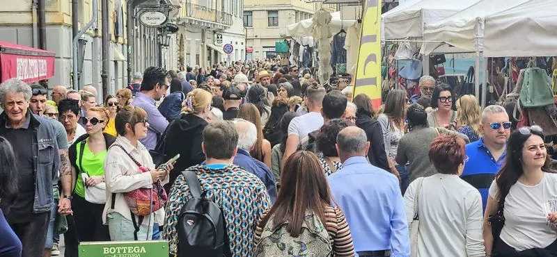 Gli Ambulanti di Forte dei Marmi® a MONCALIERI domenica 8 giugno