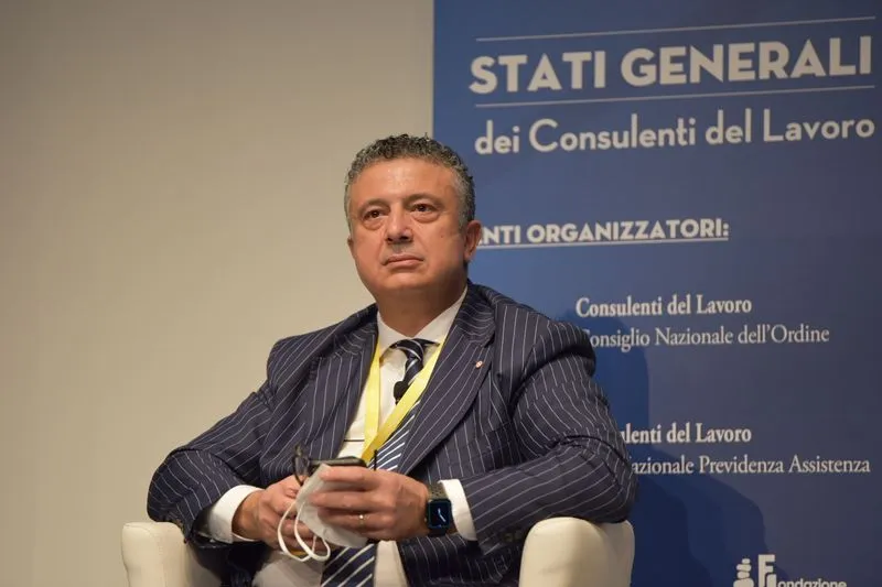 MONCALIERI - Il testimone di giustizia Antonino Bartuccio ospite nella sala del consiglio comunale