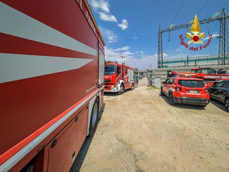 MONCALIERI - Due automezzi divorati dalle fiamme in regione Freylia: intervento dei vigili del fuoco - FOTO
