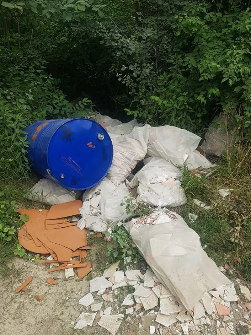 MONCALIERI - Scoperta una discarica a cielo aperto in borgata Palera - FOTO