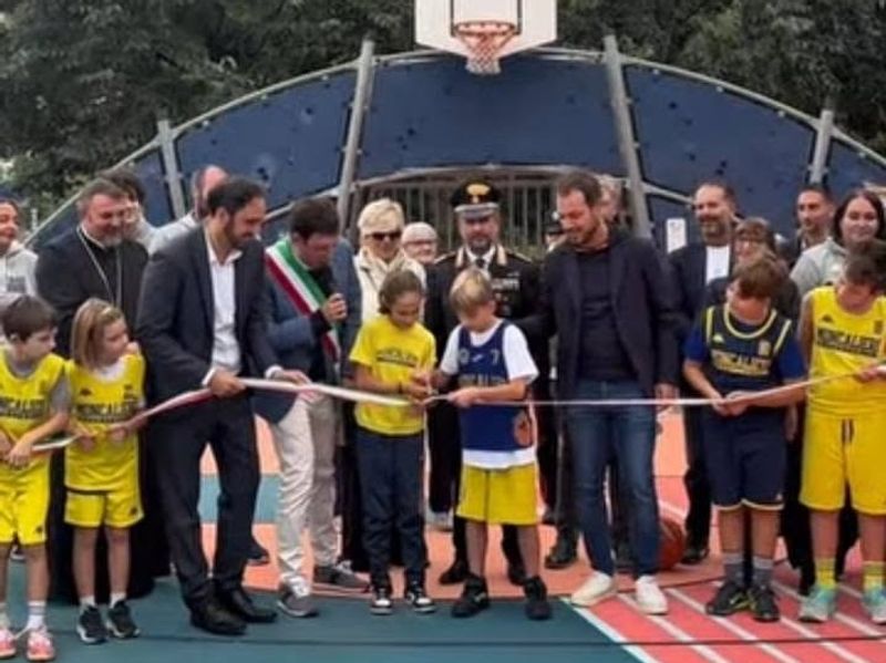 MONCALIERI - Inaugurato il nuovo campo da basket ai giardini Battistini di Borgo San Pietro - FOTO