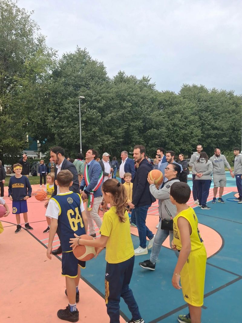 MONCALIERI - Inaugurato il nuovo campo da basket ai giardini Battistini di Borgo San Pietro - FOTO