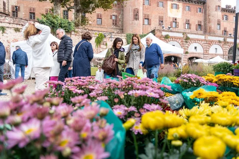 MONCALIERI - Al castello torna «Fiorile-Orti & Fiori in mostra» - FOTO