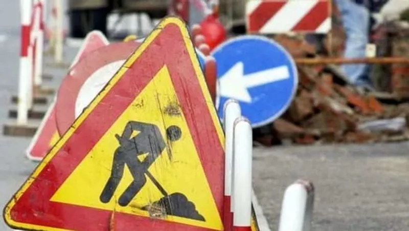 MONCALIERI - Al lavoro per la nuova passerella di corso Trieste: strada chiusa da martedì sera