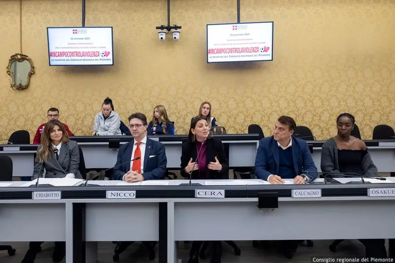 MONCALIERI - La campionessa Daisy Osakue scende in campo con il Consiglio regionale contro la violenza sulle donne - FOTO