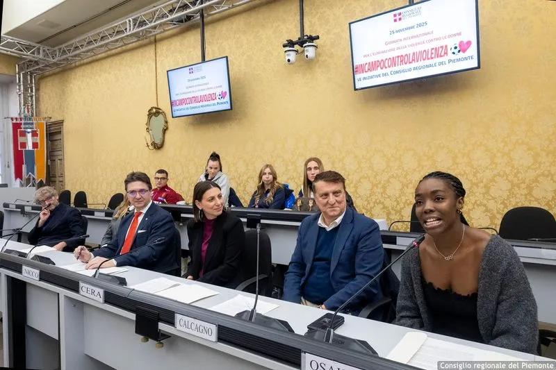 MONCALIERI - La campionessa Daisy Osakue scende in campo con il Consiglio regionale contro la violenza sulle donne - FOTO