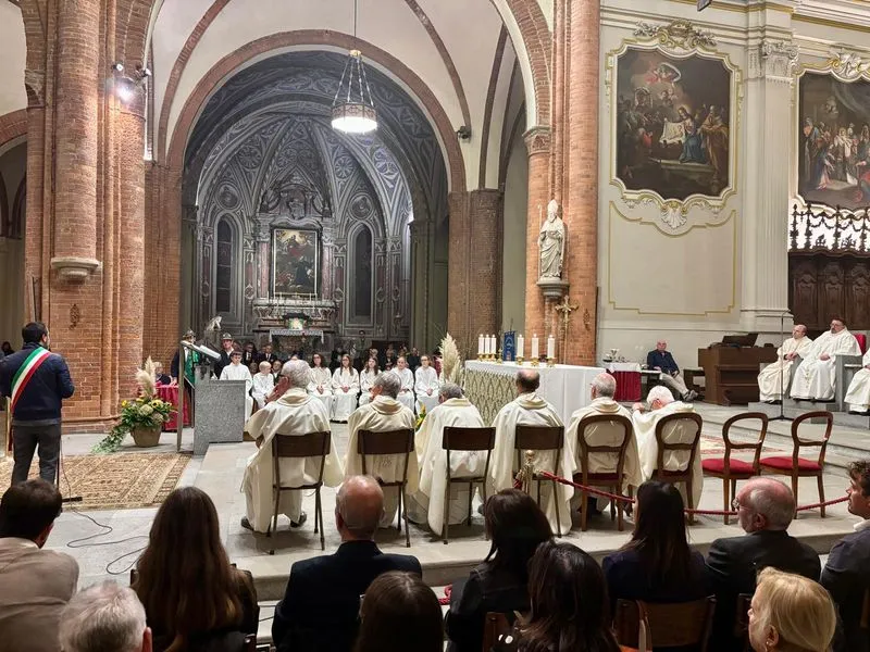 MONCALIERI - Don Paolo lascia la comunità: emozionante e partecipata Messa di congedo - FOTO