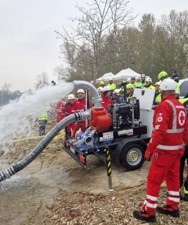 MONCALIERI - Maxi esercitazione di Protezione civile e Croce Rossa al lago Waterski - FOTO