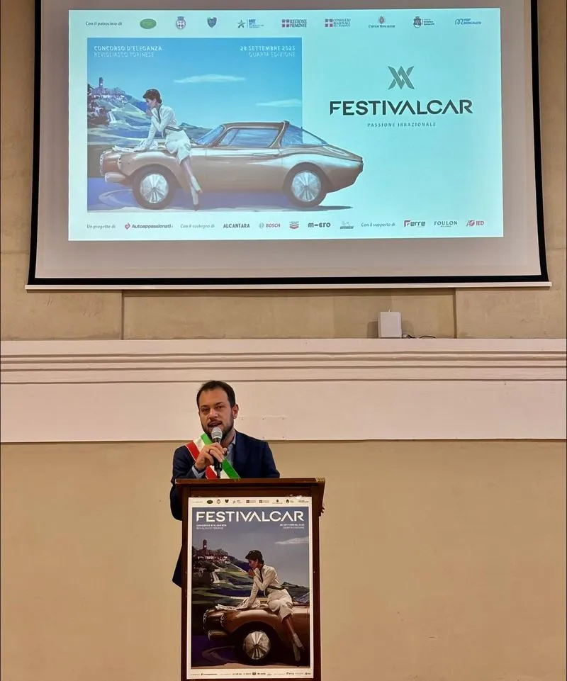 MONCALIERI - Oltre 80 tra vetture d’epoca e supercar protagoniste al Castello e a Revigliasco - FOTO